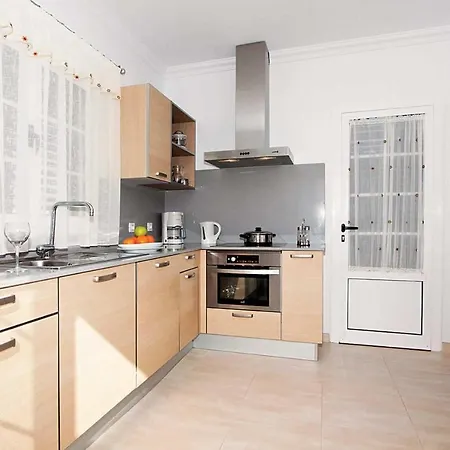 Playa Blanca Sleeps 6 Air Con Wifi Villa Playa Blanca (Lanzarote)
